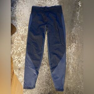 PINK Stylish & Seamless Blue Leggings. 2 toned blue. Size Large.